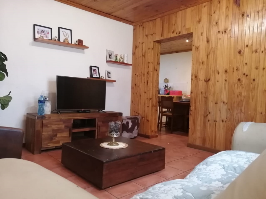 To Let 3 Bedroom Property for Rent in Mabille Park Western Cape